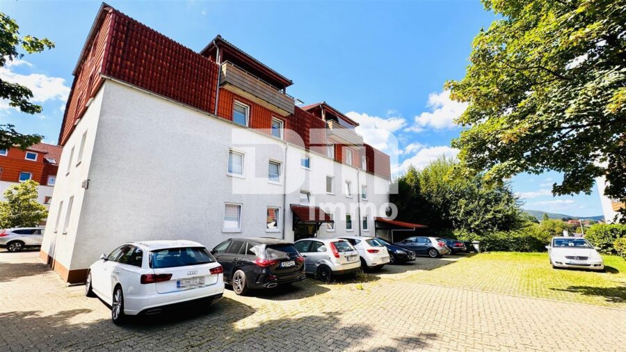WE 2 - Moderne Zweizimmerwohnung BJ 1991 mit Balkon in zentraler Lage - Parkflächen vor dem Haus